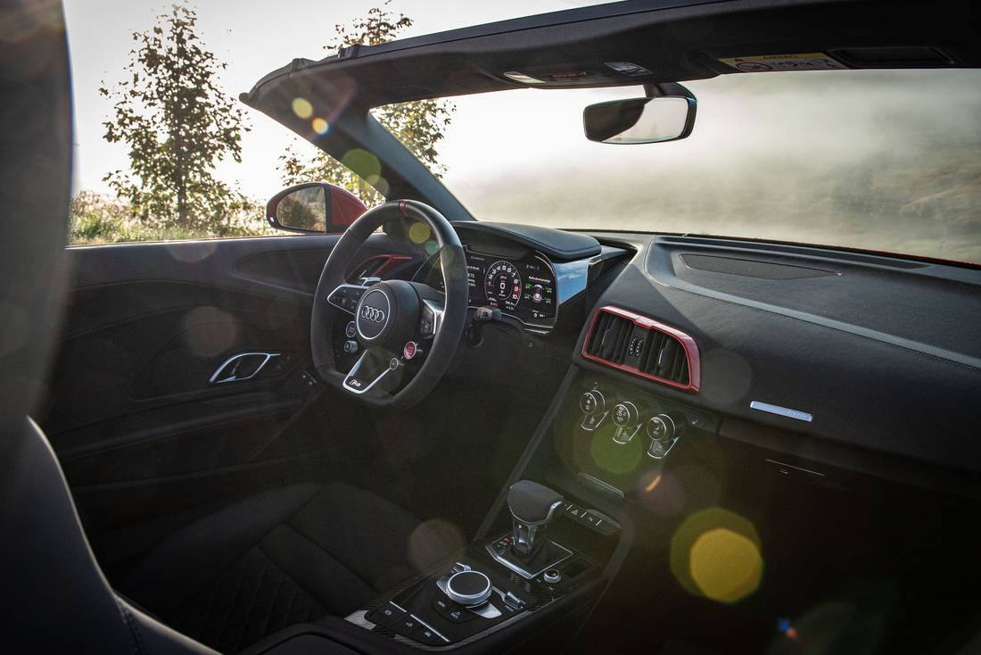 Audi-R8-V10-Spyder-RWD-2022-Interieur