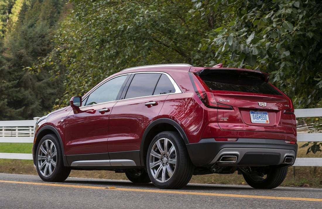 cadillac-xt4-red-back