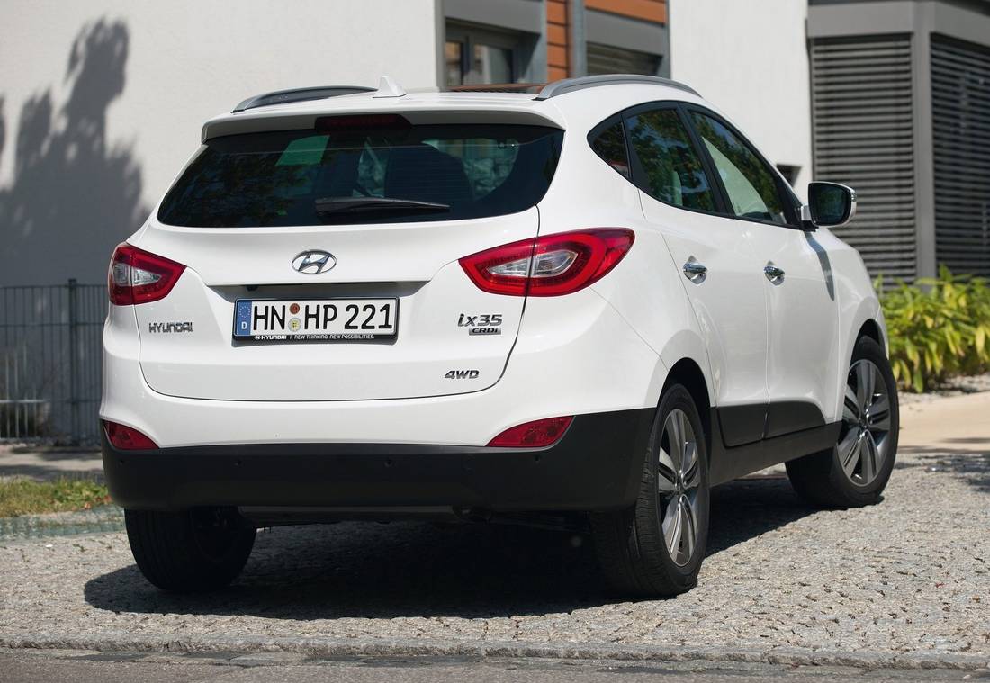 Hyundai ix35: dimensioni, interni, motori, prezzi e concorrenti