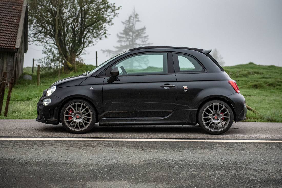 Abarth-695C-Turismo-Side