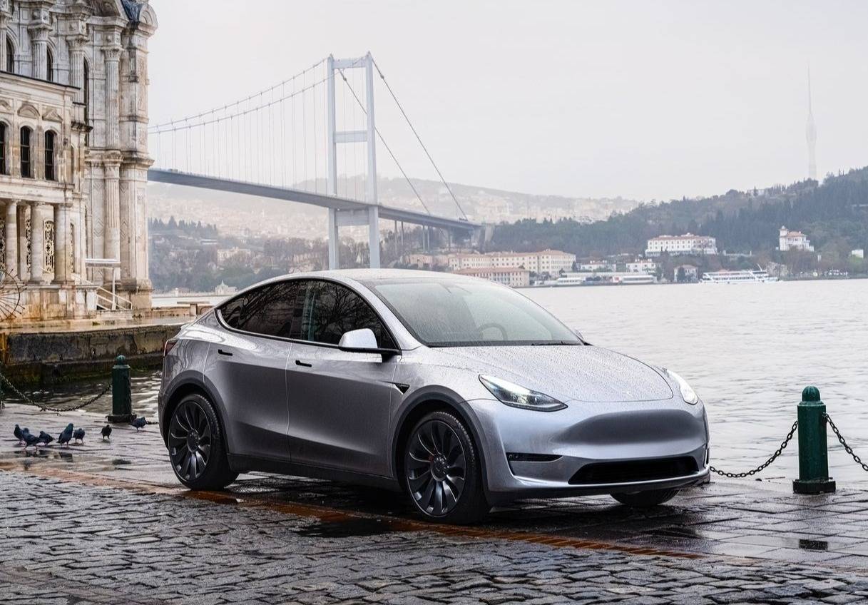 Tesla-Model Y