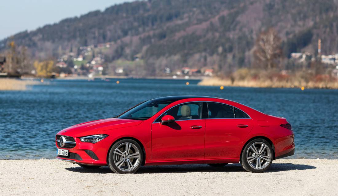 mercedes-benz-cla-200-side