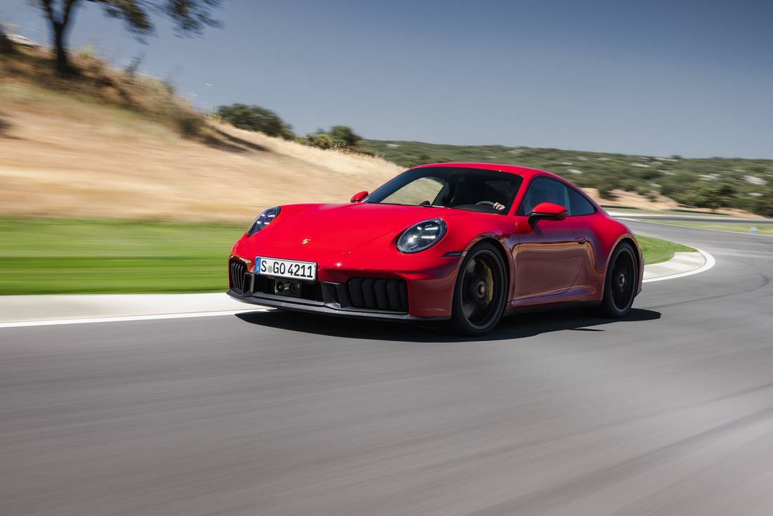 Primo test della Porsche 911 GTS T-Hybrid (2025): esperienza inaspettata