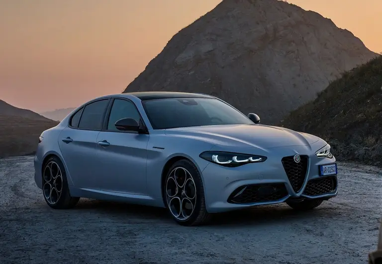 Alfa Romeo Giulia: nuovo frontale per la popolare berlina