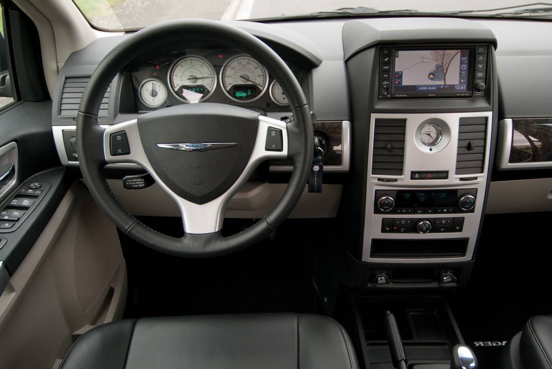 chrysler-grand-voyager-interior