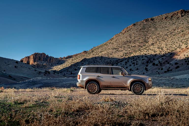 2024-newlandcruiser250-bronze-statics-002