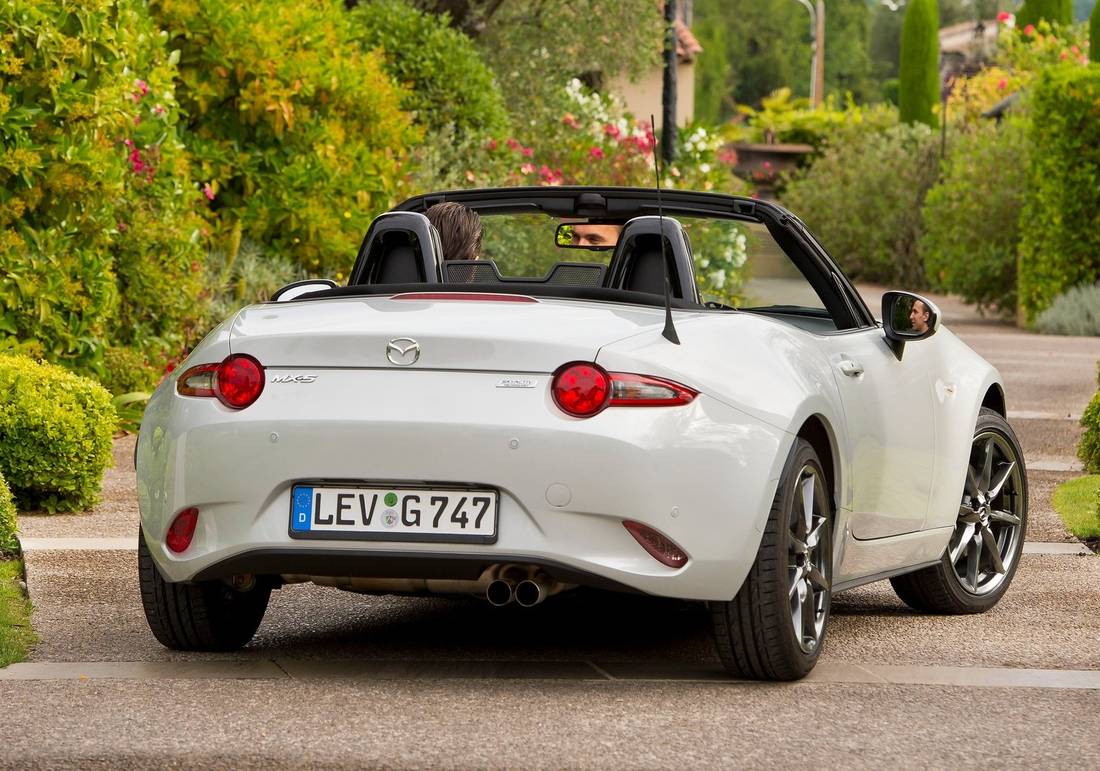 mazda-mx-5-cabrio-back