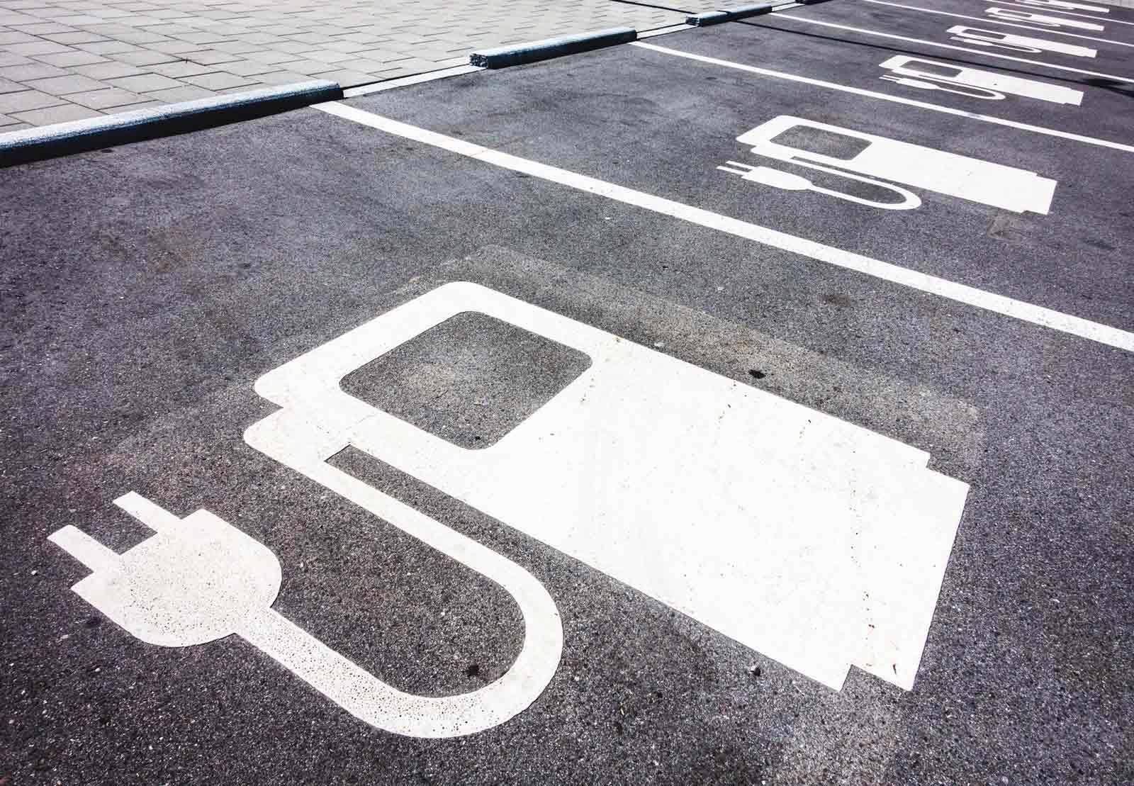 Parcheggio per ricaricare auto elettrica