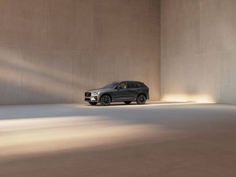 340816 Refreshed Volvo XC60 exterior