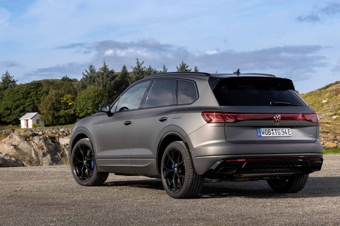 volkswagen touareg R eHybrid 2024 (10)