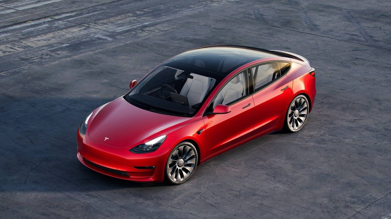 Tesla Model 3 rossa