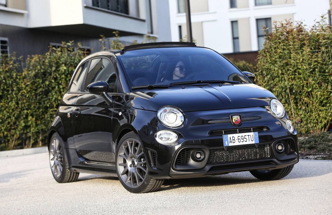 abarth-695-cabrio-front