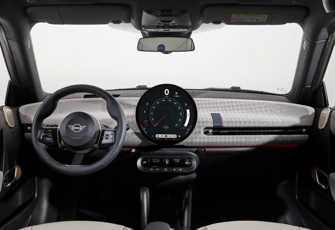 Mini-Cooper SE interior