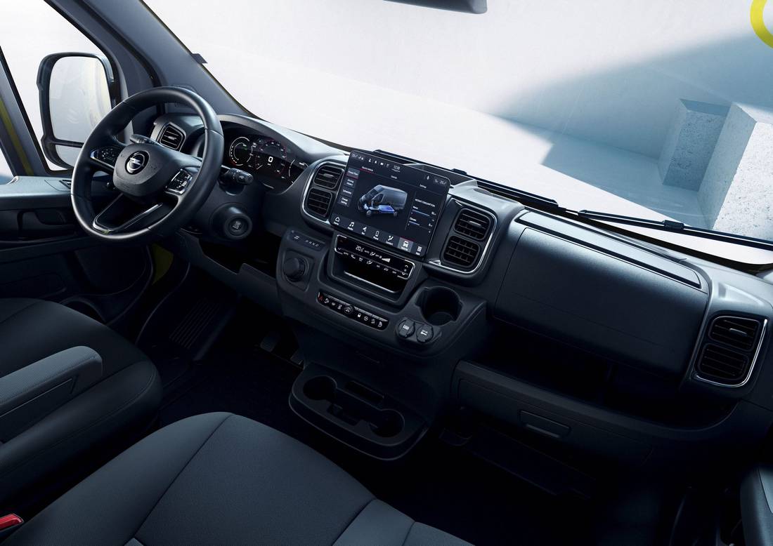 opel movano interior 2023