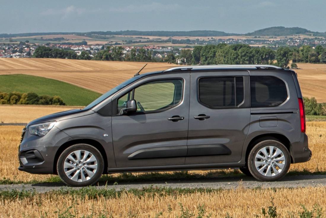 Opel Combo Life Side