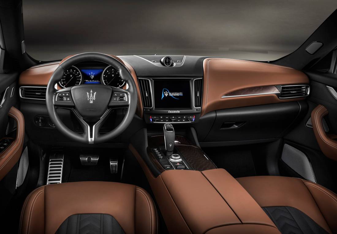 maserati-levante-s-q4-granlusso-interieur