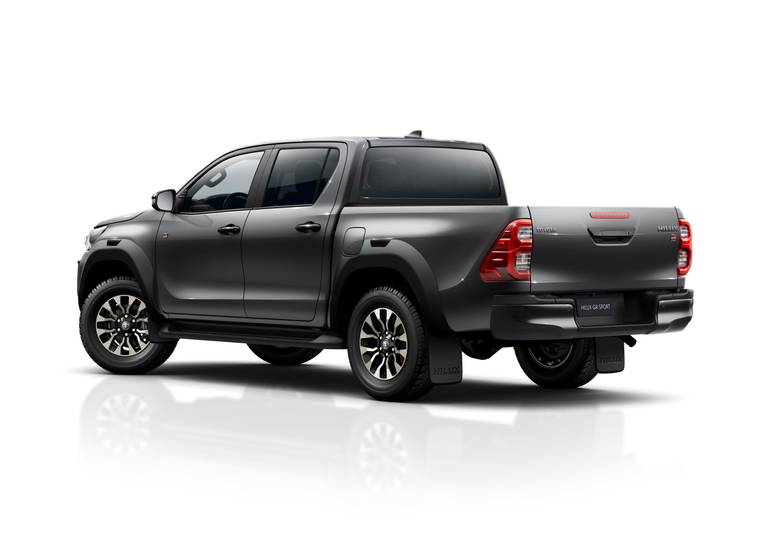 Toyota Hilux 2022 3