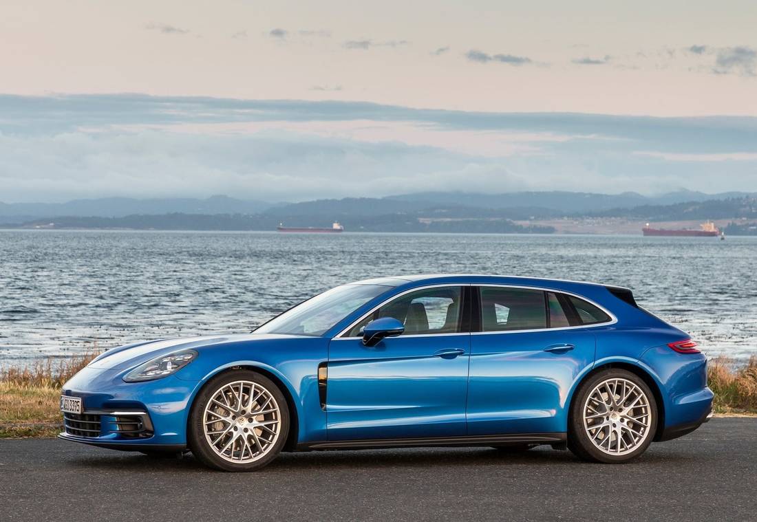 porsche-panamera-sport-turismo-side