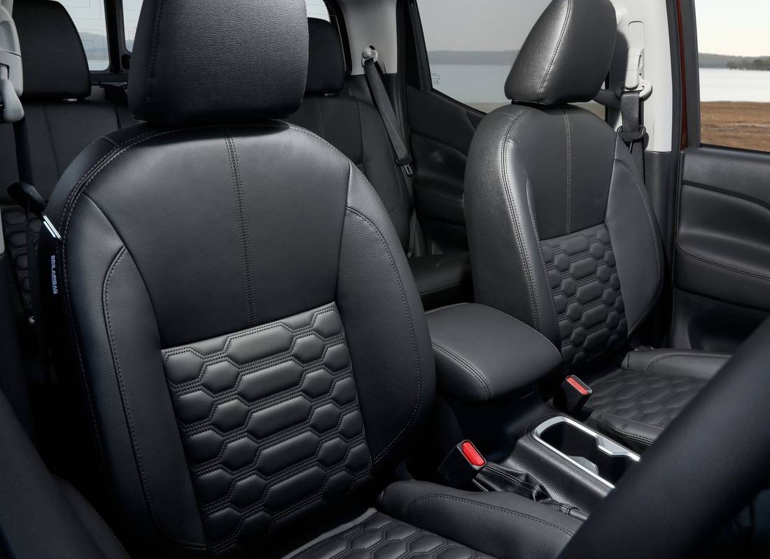 nissan-navara-seats