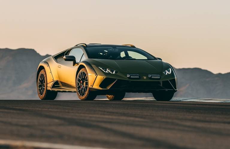 Lamborghini Aventador: dimensioni, interni, motori, prezzi e concorrenti -  AutoScout24