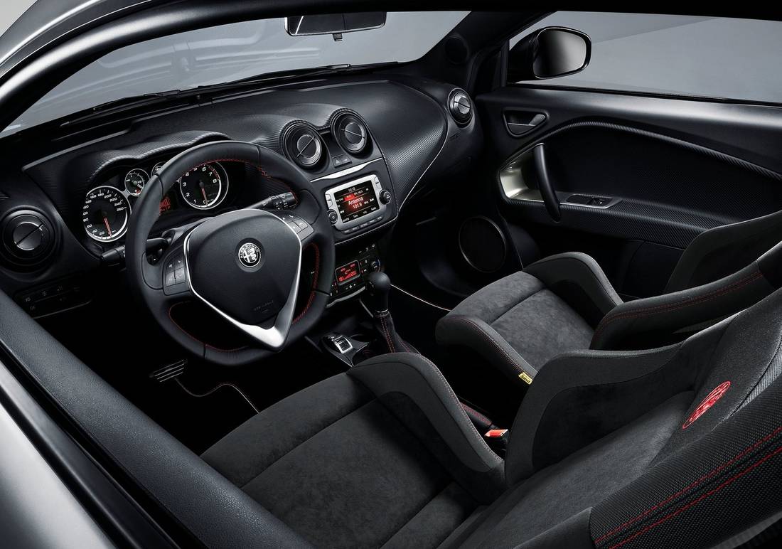 Alfa Romeo MiTo: dimensioni, interni, motori, prezzi e concorrenti
