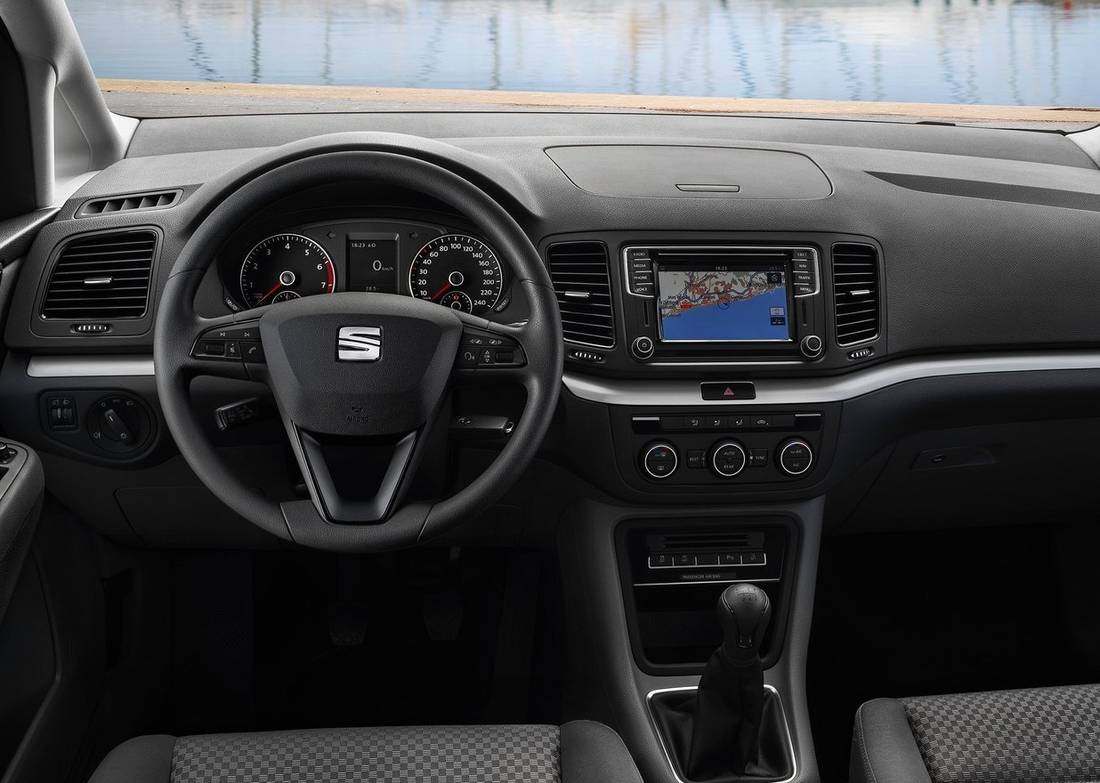 seat-alhambra-interieur