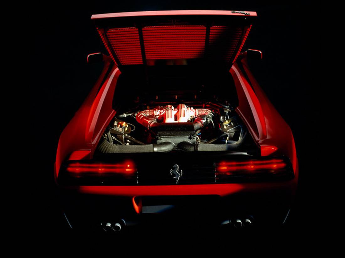 ferrari-348-engine