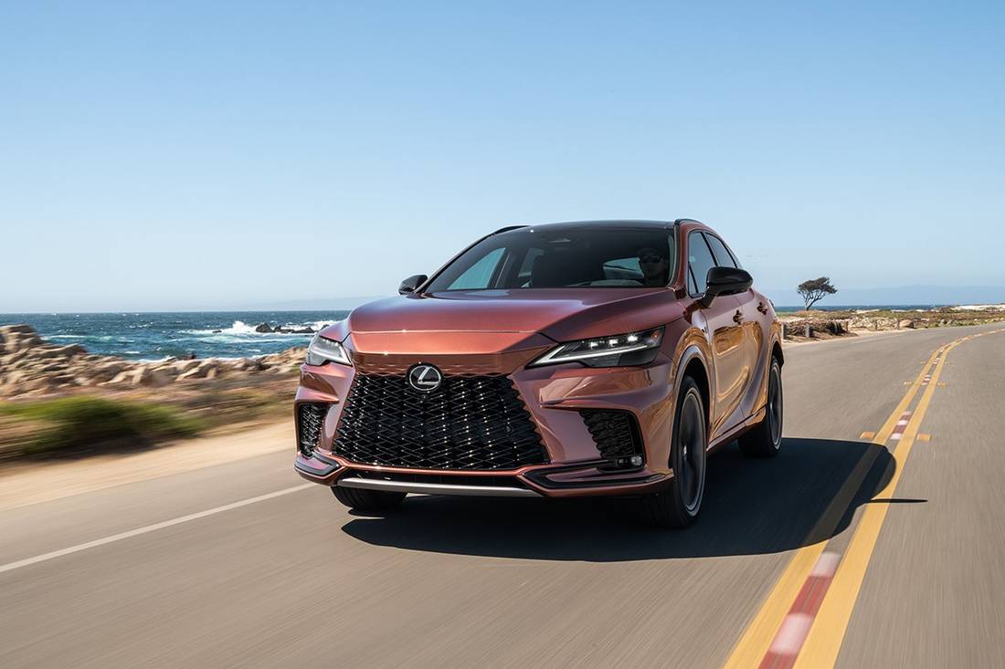 Lexus RX 500h (2023) dynamic, front view