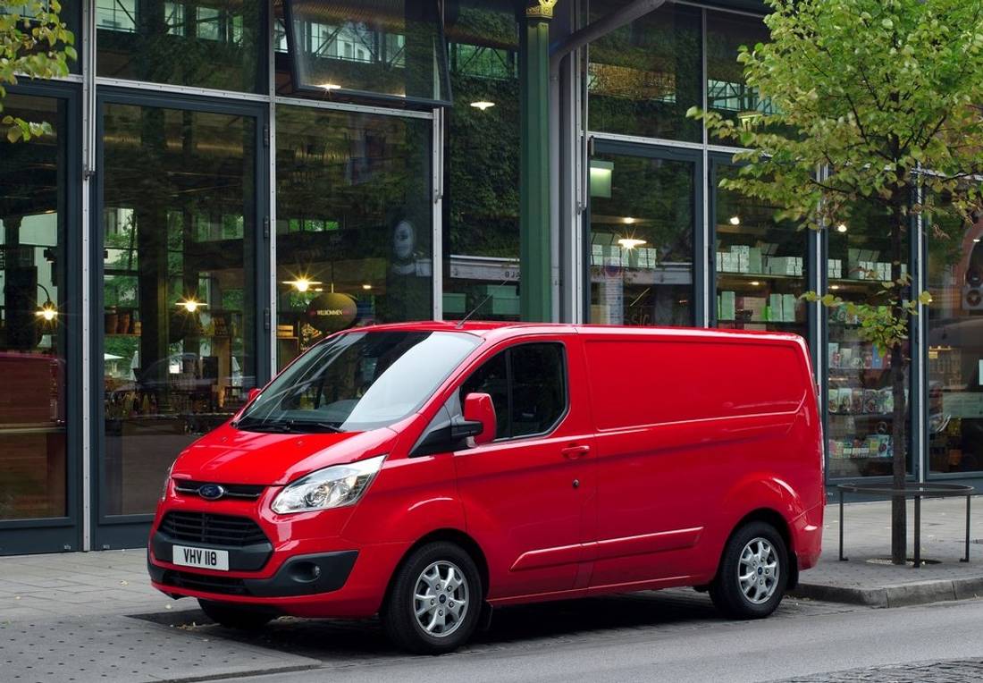 Ford-Transit_Custom-2013-side.jpeg