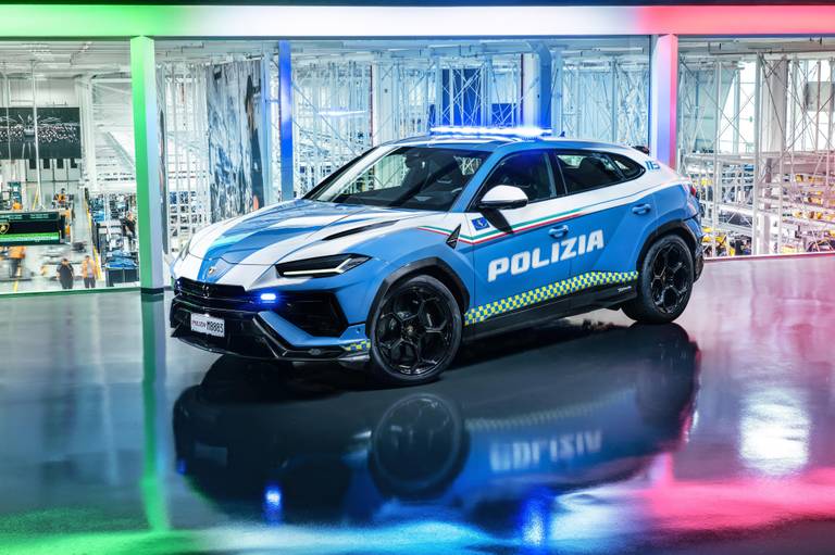 Urus Performante della Polizia 01